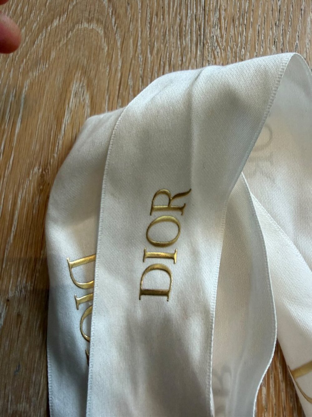 Dior Gold Star Ornament with White DIOR Logo Ribbon - Bag Charm - Picture 3 of 5
